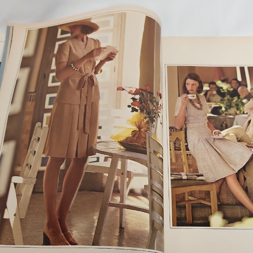 Vogue Patterns And Magazines Collection with Vibrant Designs - Picture 4 of 10